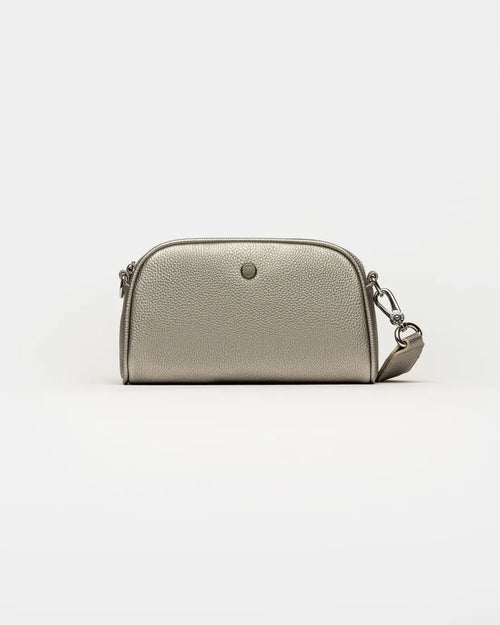 Bandolera Hazel en efecto cuero graneado plata