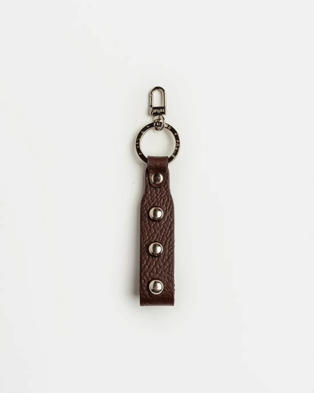 Llavero Charm Irene en cuero graneado chocolate